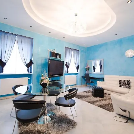 Luxury Villa *